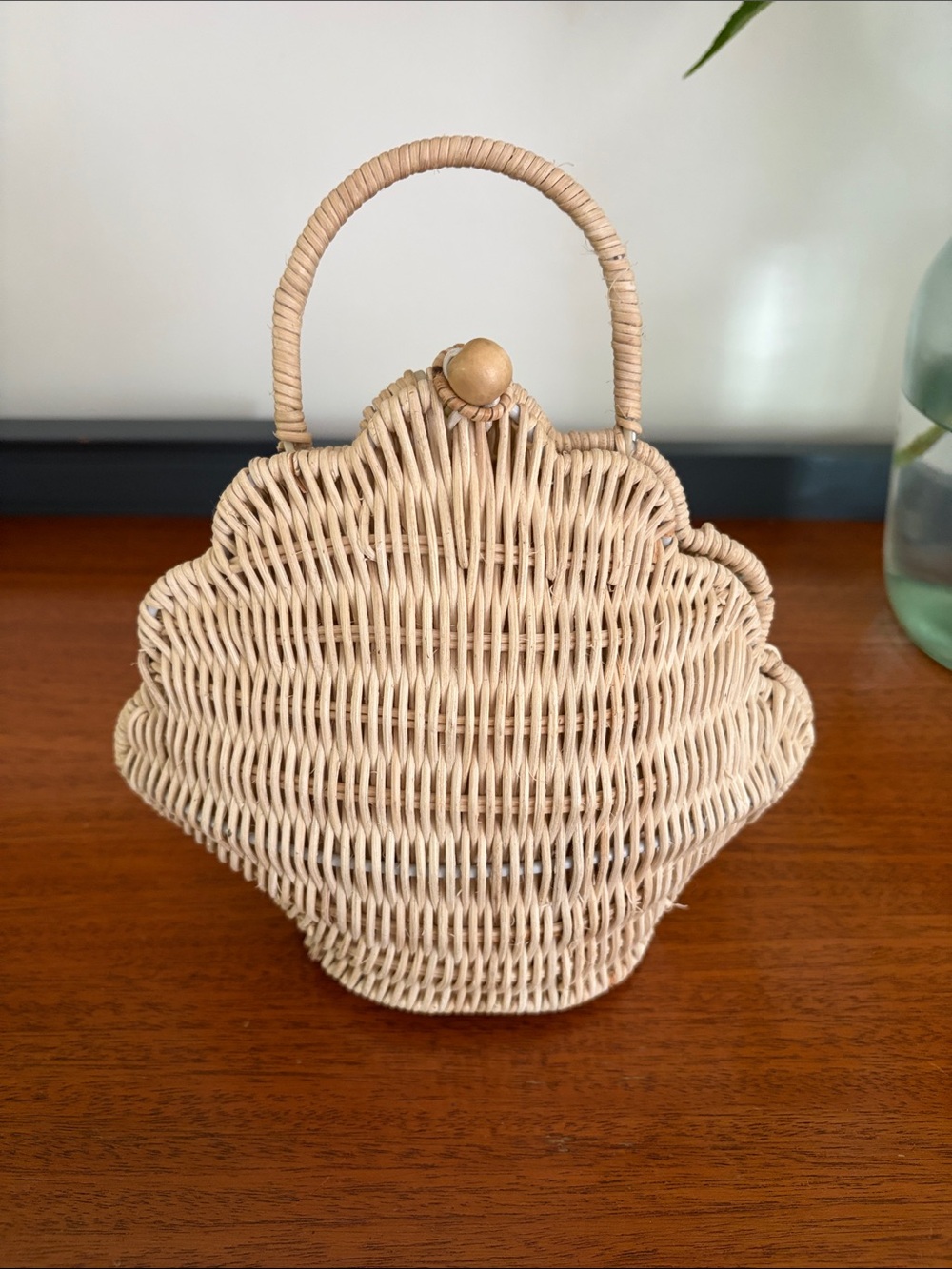 Natural Woven Rattan Shell Handbag - Beige